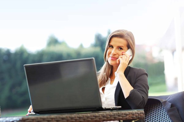 What tips can help you negotiate a longer stay in a Bristol holiday apartment?